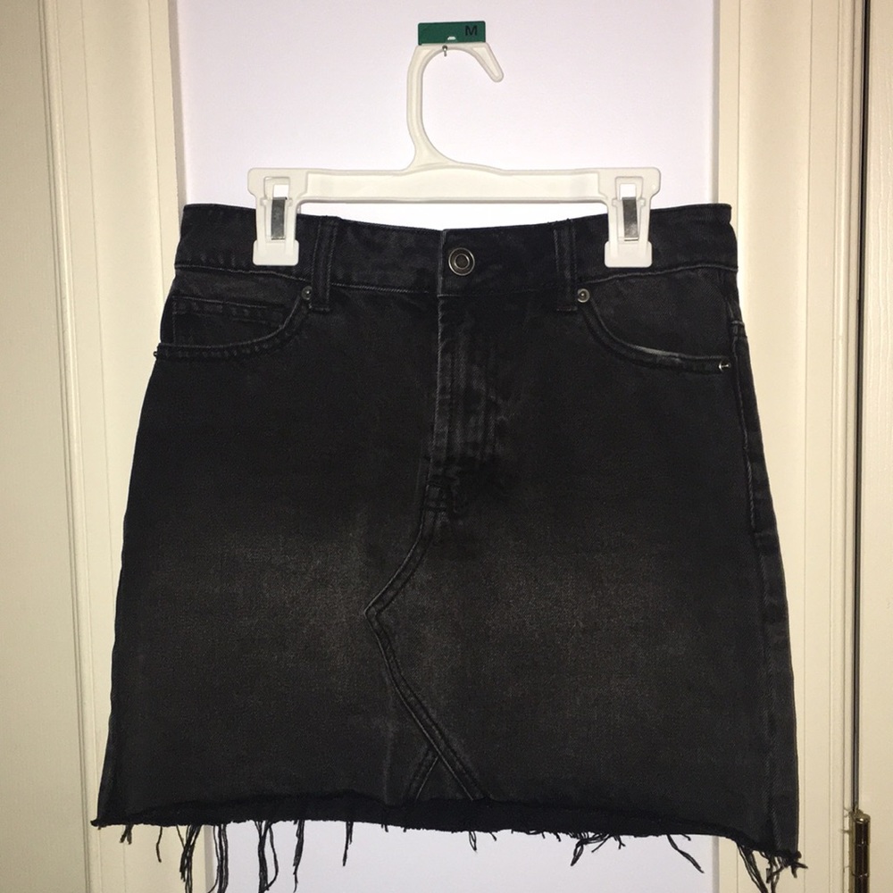 Forever 21 black jean skirt. Size S